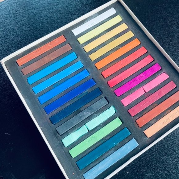 Free People Hair Chalk - 24 Colors! New. Temp Color Your Hair! Made in USA. - Picture 3 of 13